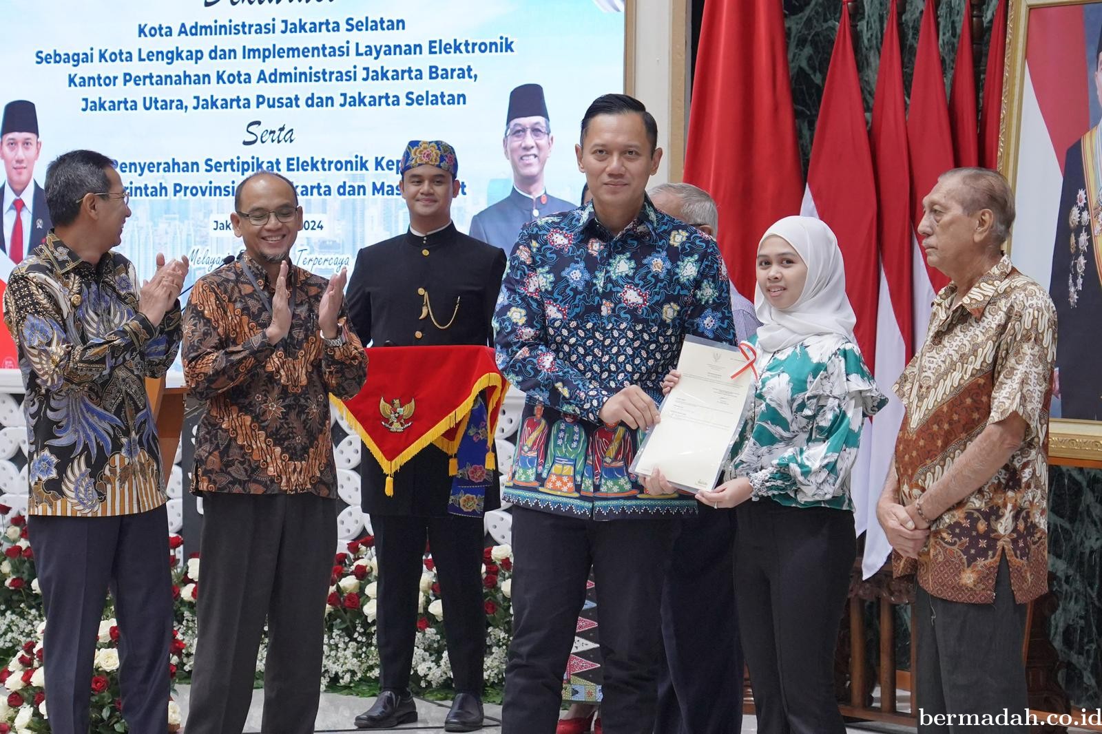 Terima Sertipikat Tanah Elektronik, Warga Jakarta: Yakin karena Lebih Safety