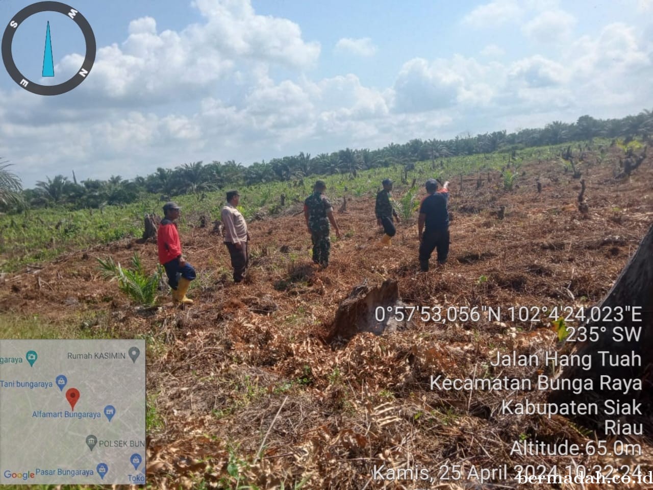 Penanggulangan Karhutla di lintas Wilayah Koramil 06/PWK Sabak Auh, Kamis 25 April