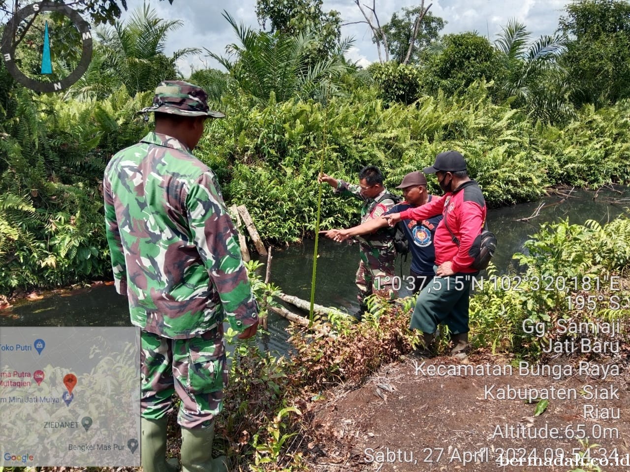 Penanggulangan Karhutla di lintas Wilayah Koramil 06/PWK Sabak Auh, Sabtu 27 April