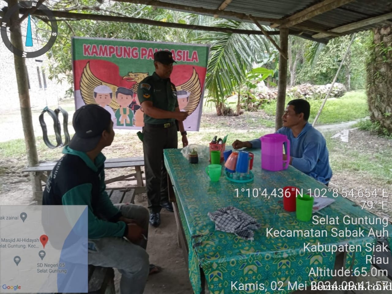 Kamis 2 Mei, Babinsa Koramil 06/Sabak Auh Sosialisasi dan Ajak warga Aktifkan Siskamling