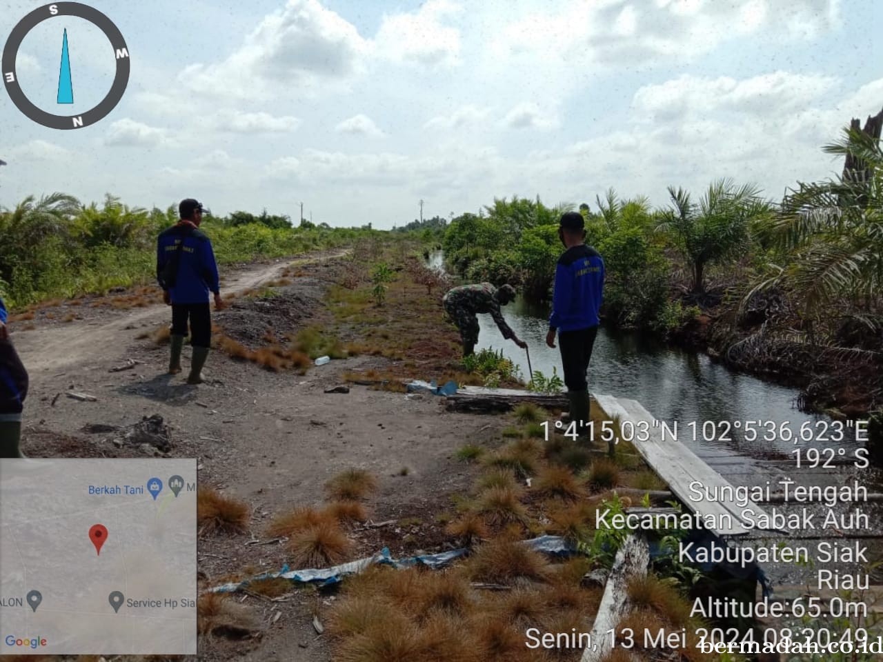 Penanggulangan Karhutla di lintas Wilayah Koramil 06/PWK Sabak Auh, Senin 13 Mei