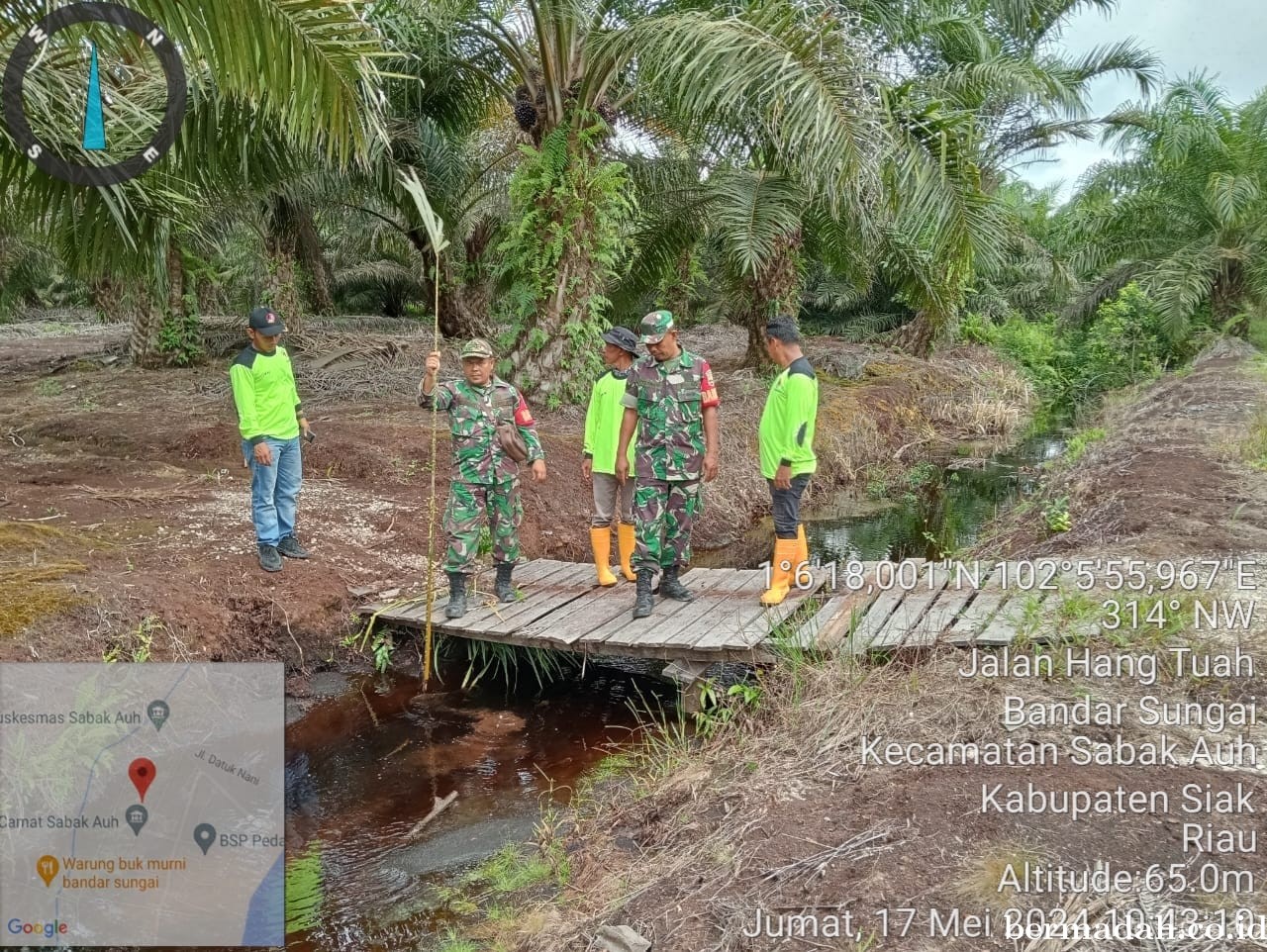 Penanggulangan Karhutla di lintas Wilayah Koramil 06/PWK Sabak Auh, Jumat 17 Mei