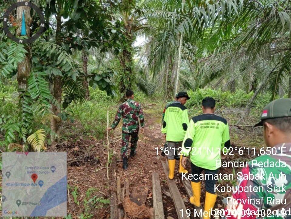 Penanggulangan Karhutla di lintas Wilayah Koramil 06/PWK Sabak Auh, Minggu 19 Mei