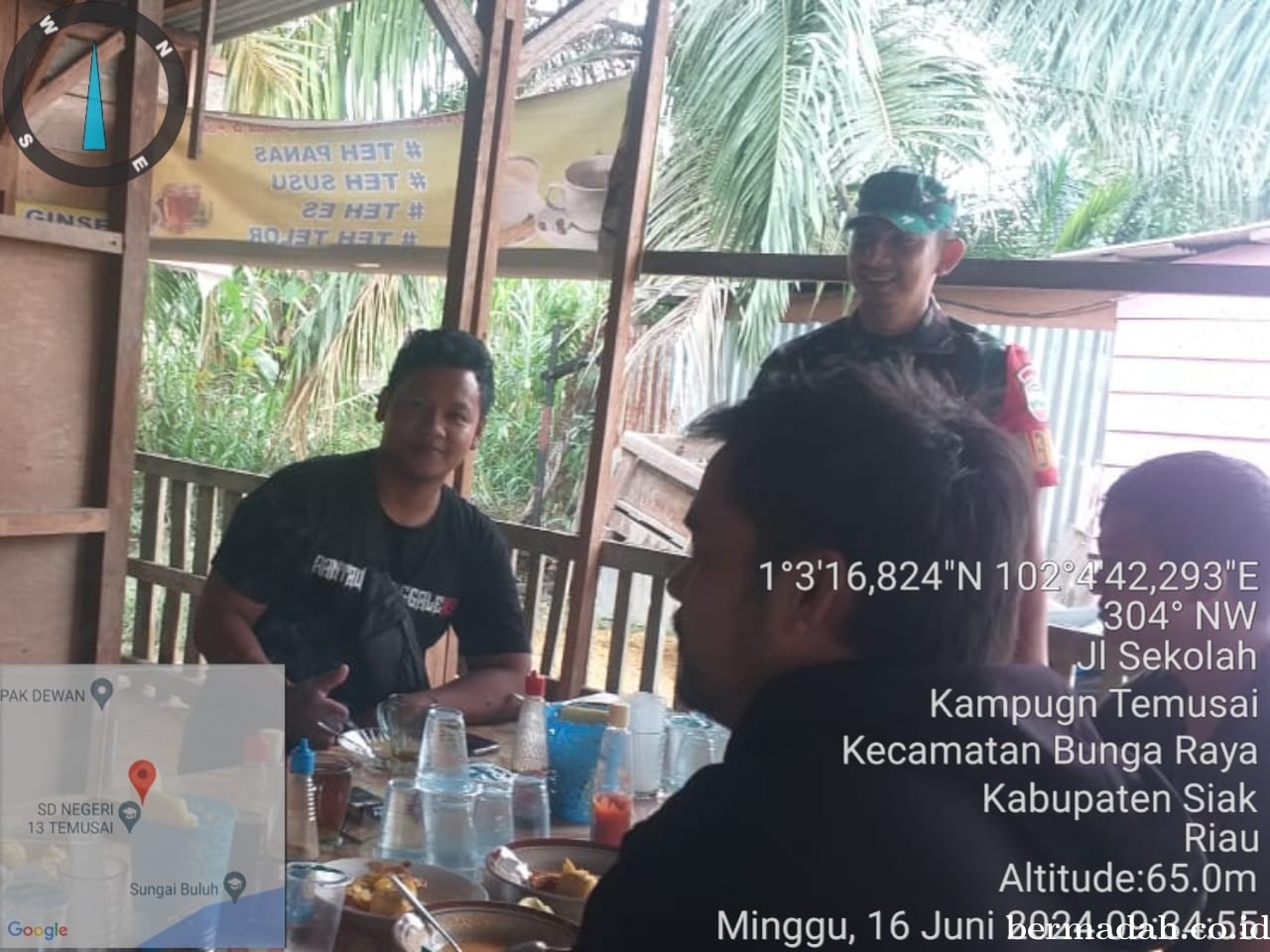 Minggu 16 Juni, Babinsa Koramil 06/PWK Sabak Auh komsos di Kampung Temusai