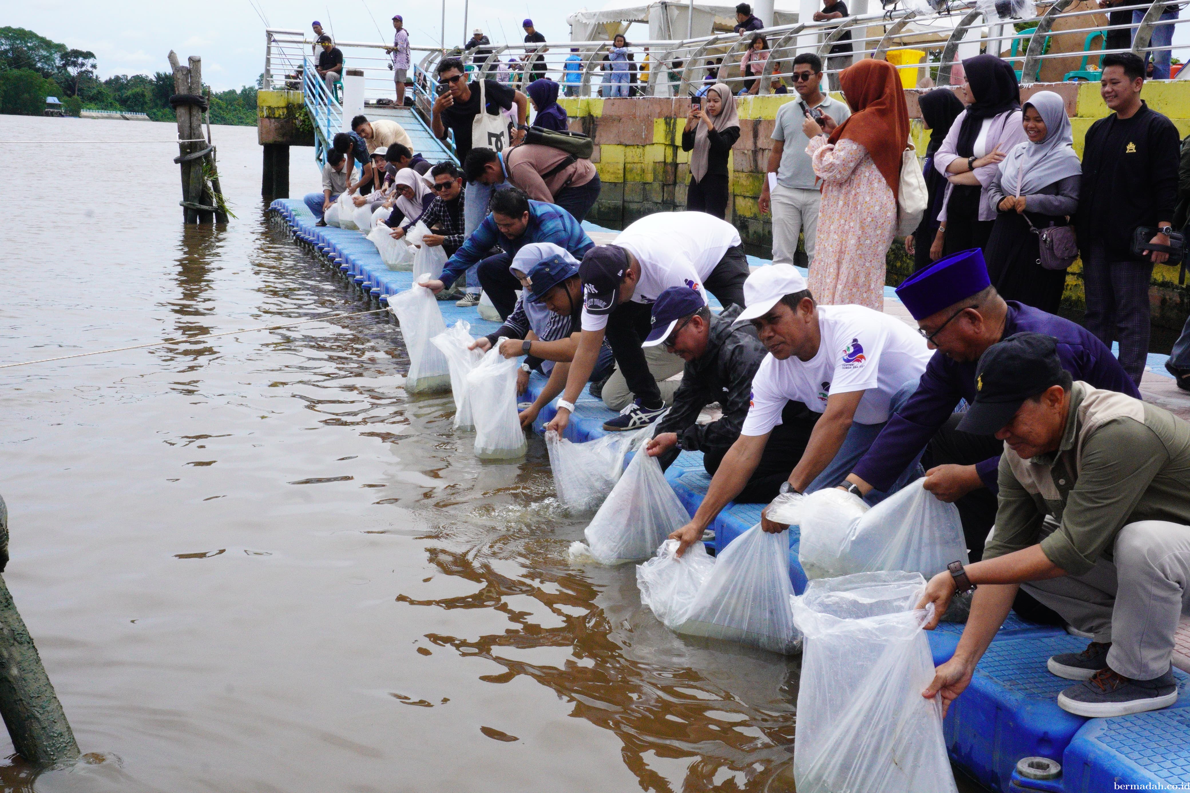 Miliki Potensi Wisata Arfan Usman Ajak Anak Milenial Merajut, Merawat Sungai Siak