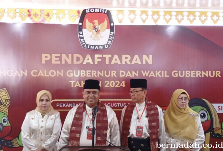 Ribuan Pendukung Ramaikan Pendaftaran Pasangan Nasir-Wardan ke KPU Riau dengan Kesenian Daerah