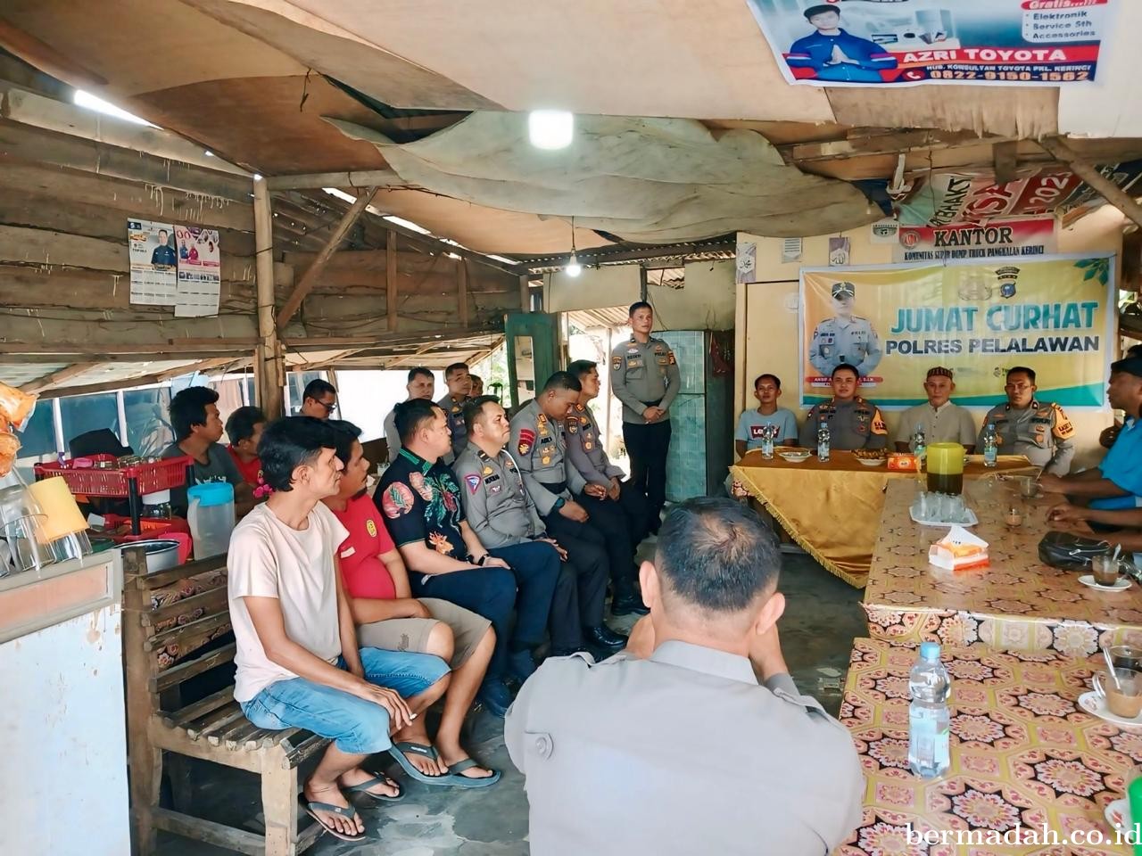 Kapolres Pelalawan AKBP Afrizal Asri Gelar Silaturahmi dan Jumat Curhat Bersama Pengemudi Dump Truck