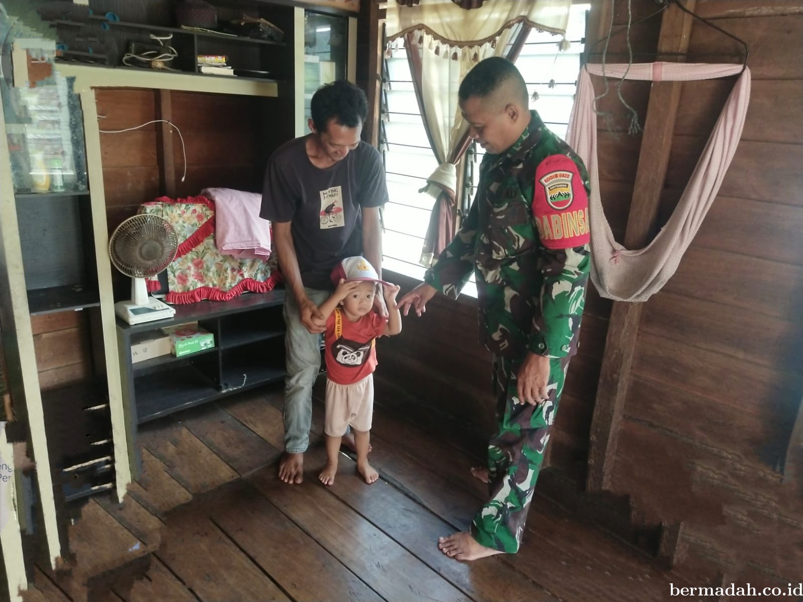Senin 9 September, Babinsa Koramil 02/SA Follow up/mengunjungi anak Asuh Stunting