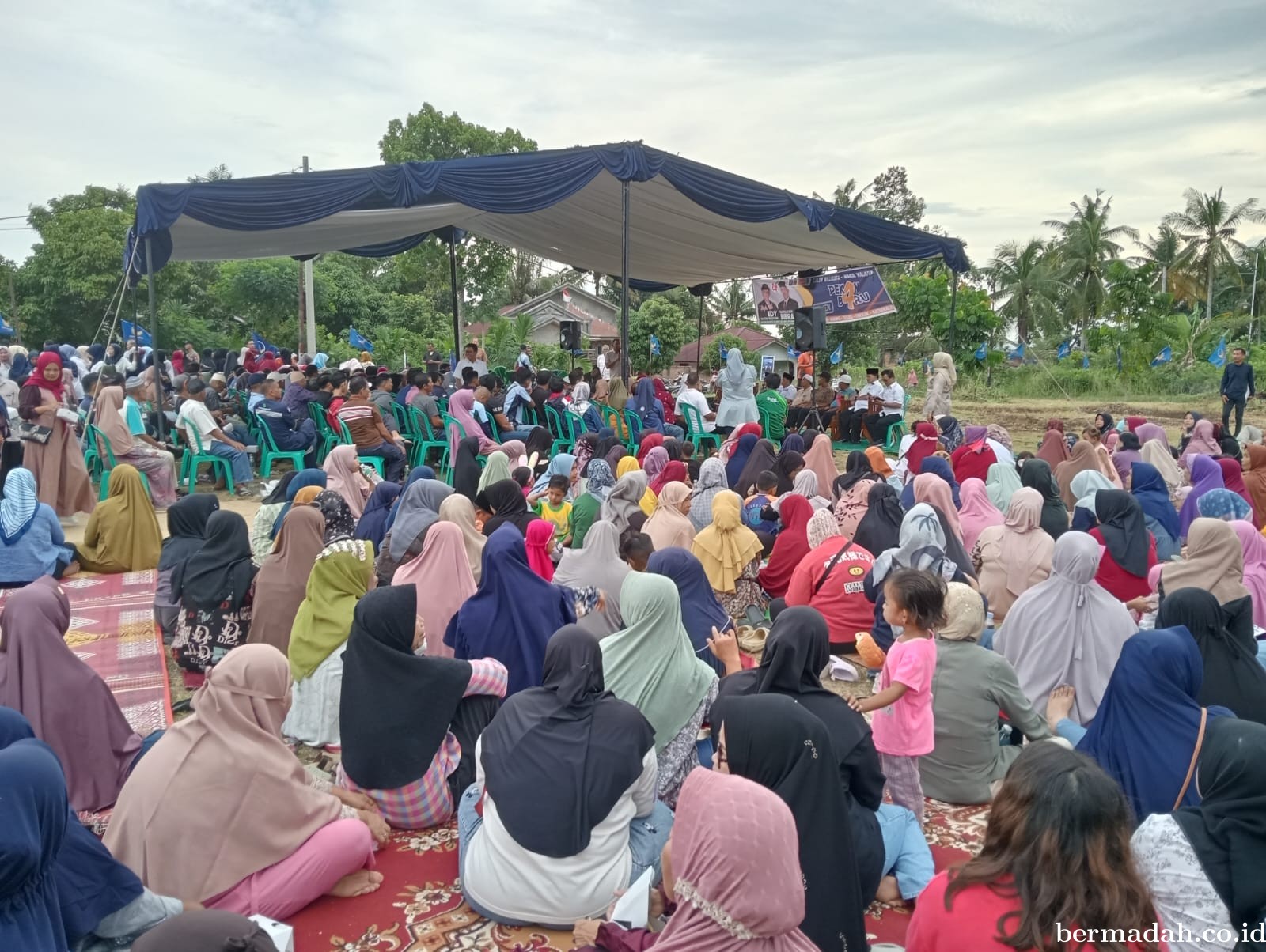 Ribuan Massa Hadiri Kampanye Dialogis Calon Walikota Edy Nasution di Rumbai