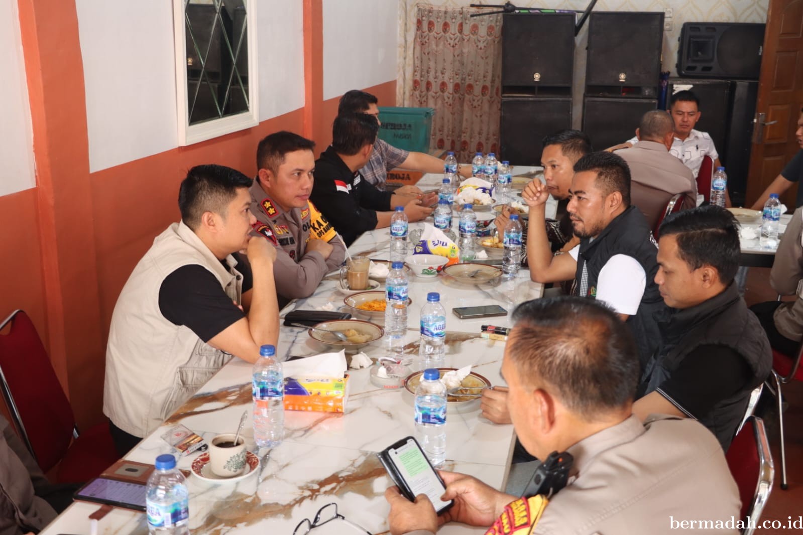 Kapolres Pelalawan Galang Sinergi di Coffee Morning Bersama KPU dan Bawaslu