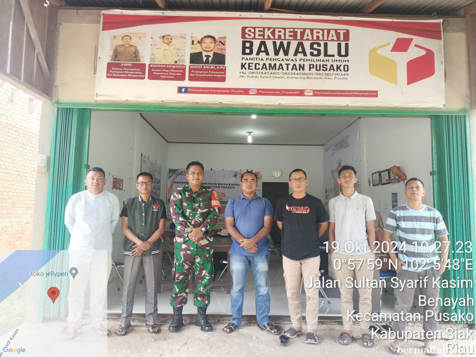 Babinsa Koramil 02/Sungai Apit, Patroli dan Sosialisasi Pilkada Damai di Kampung Benaya