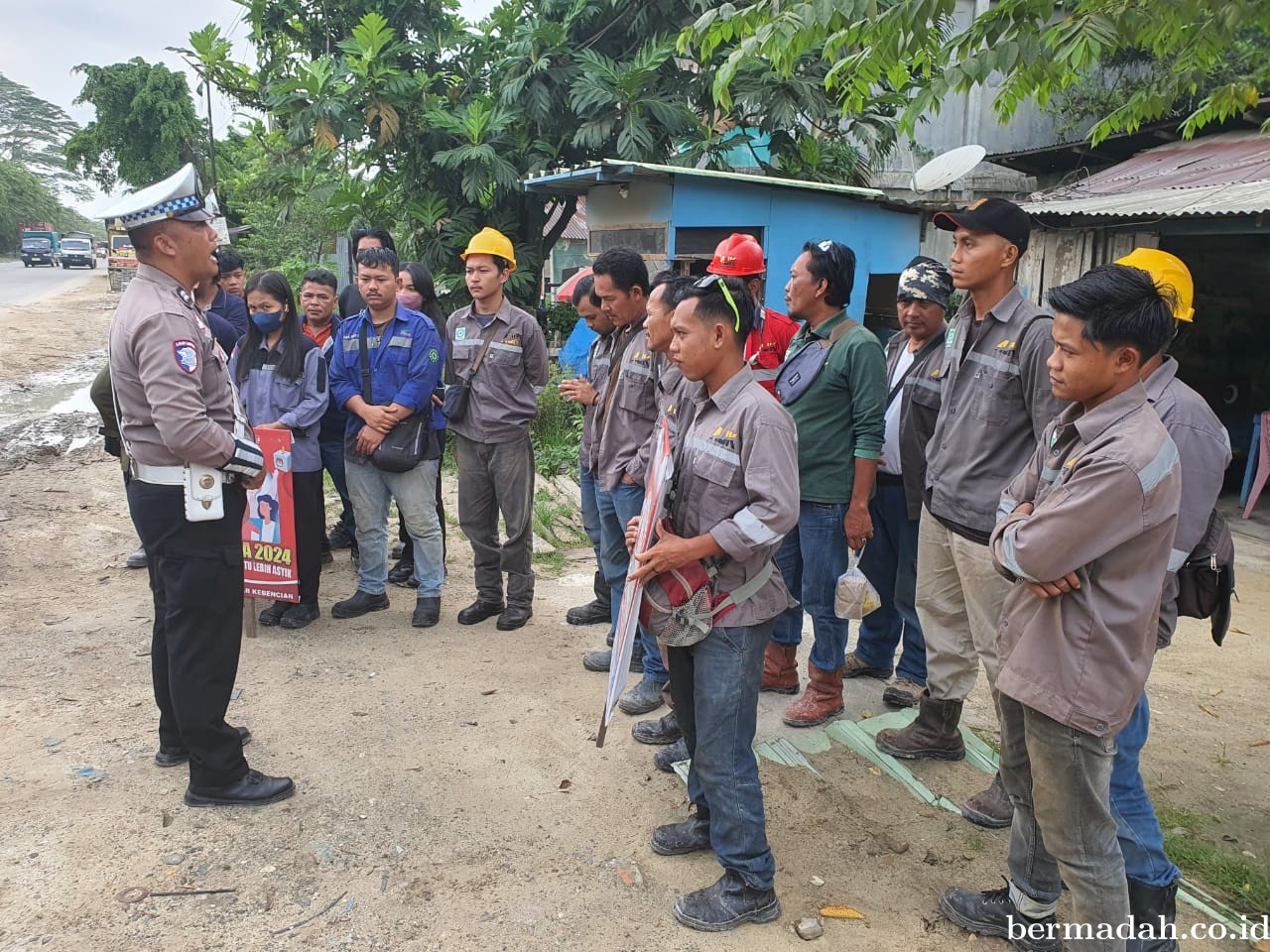 Satlantas Polres Pelalawan Sosialisasikan Pilkada Damai dan Tertib Berlalu Lintas