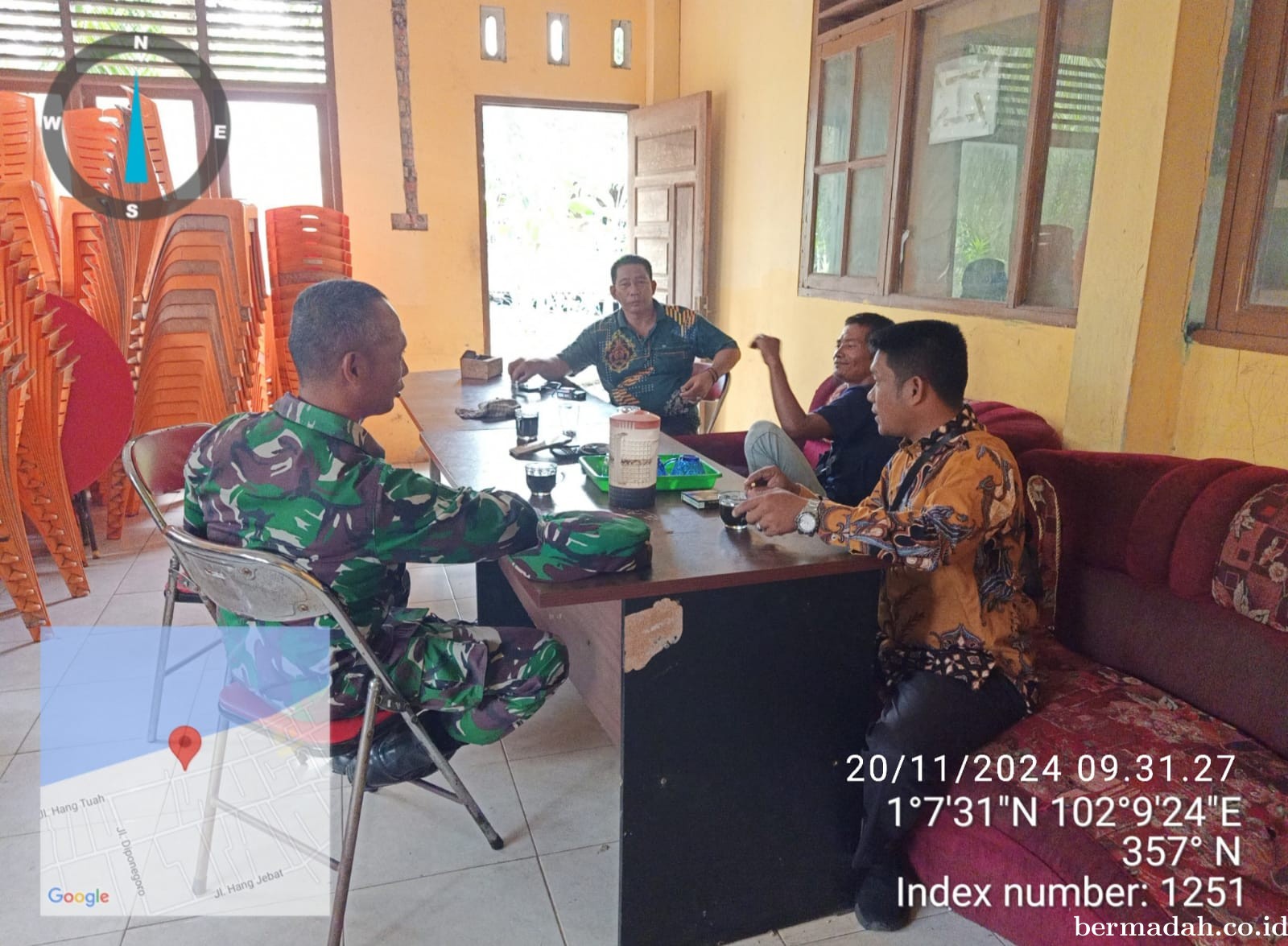 Rabu 20 November, Babinsa Koramil 02/Sungai Apit Laksanakan Patroli dan Sosialisasi Pilkada Damai