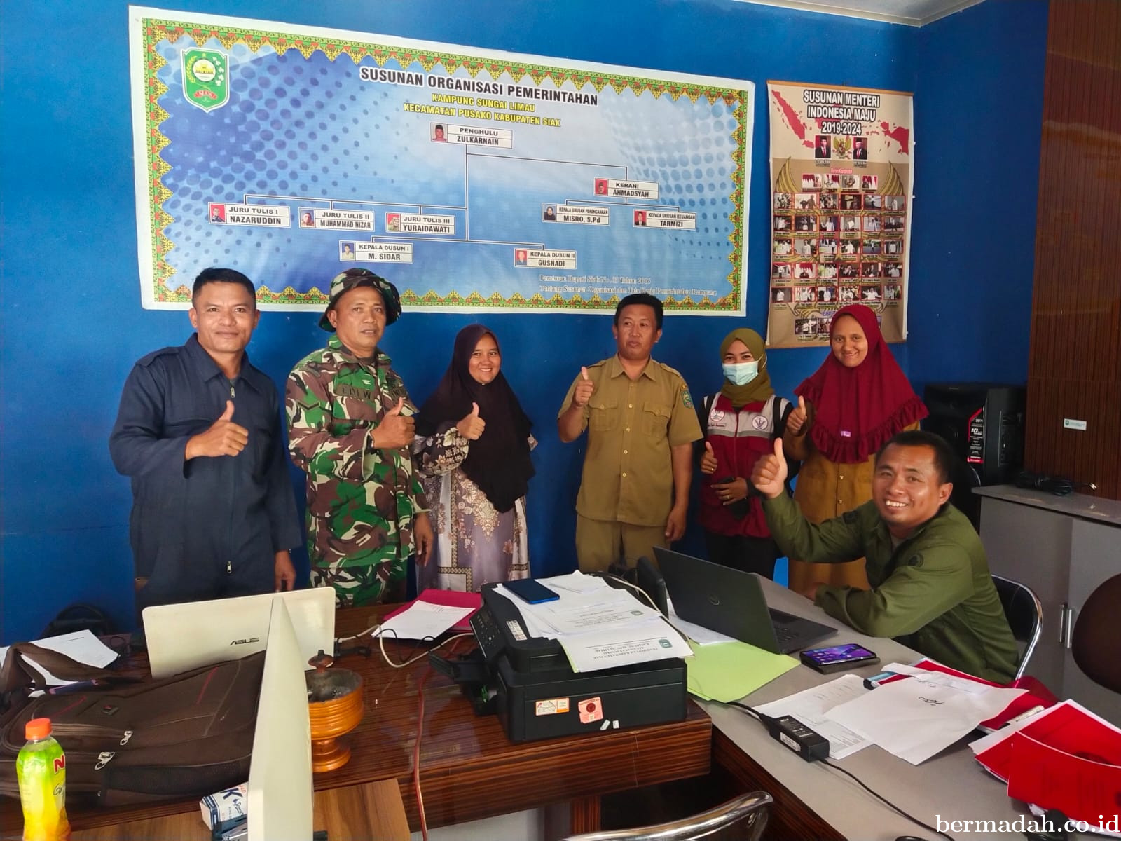 Pada Minggu 15 Desember Ini, Babinsa Koramil 02/Sungai Apit, Patroli dan Sosialisasi Pilkada Damai