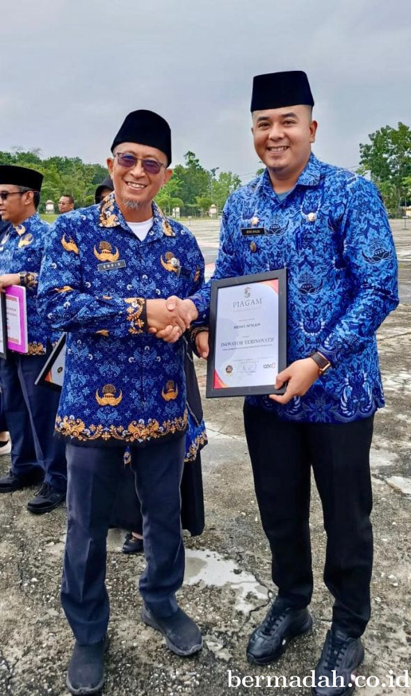 Lurah Pangkalan Kerinci Timur Raih Penghargaan Inovator Terinovatif