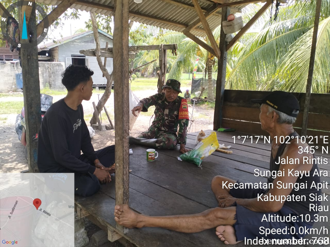 Selasa 24 Desember, Babinsa Koramil 02/Sungai Apit Patroli dan Sosialisasi Pilkada Damai