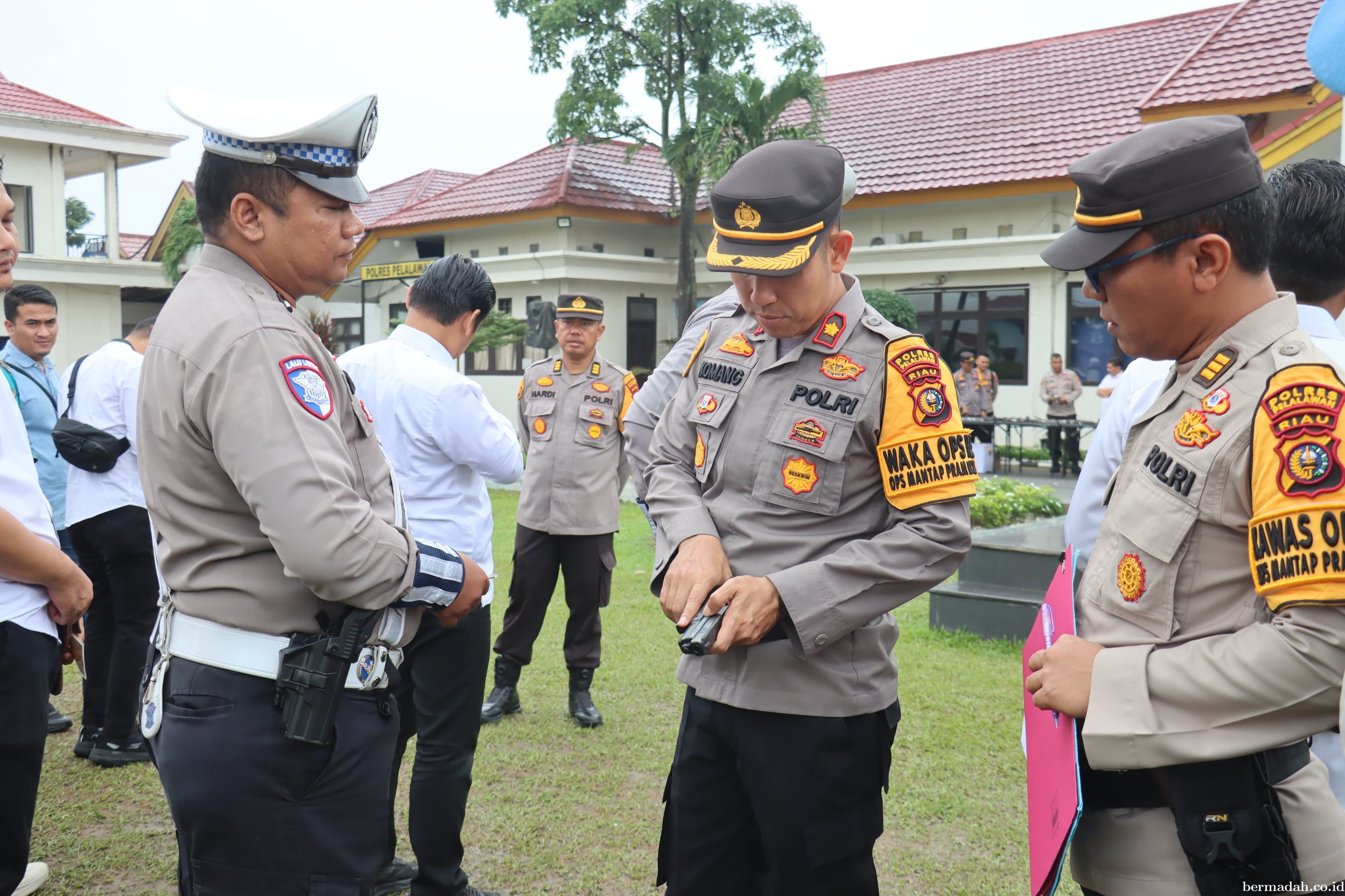 Polres Pelalawan Periksa Puluhan Senpi untuk Pastikan Keamanan dan Kelayakan
