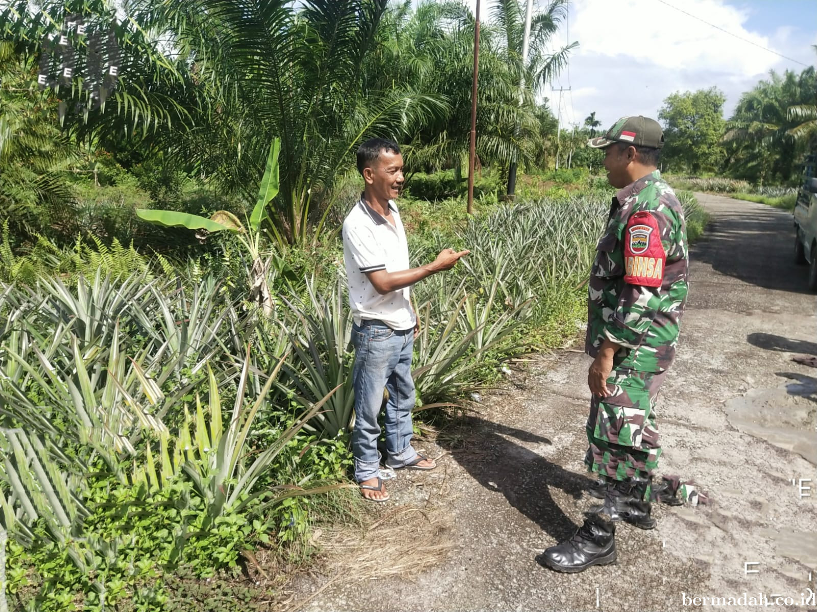 Rabu 1 Januari, Babinsa Koramil 02/Sungai Apit Patroli dan Sosialisasi Pilkada Damai