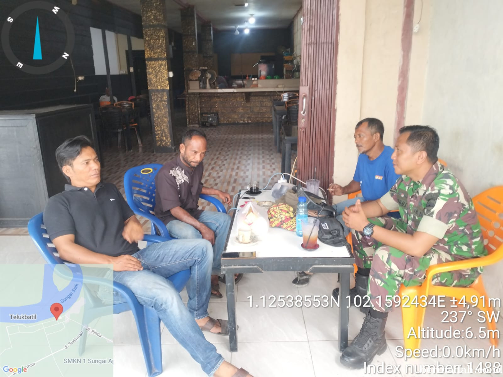 Minggu 5 Januari, Babinsa Koramil 02/Sungai Apit Patroli dan Sosialisasi Pilkada Damai