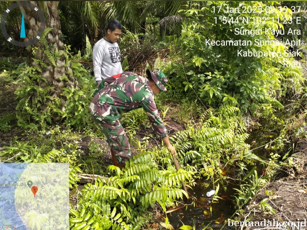 Penanggulangan Karhutla di Wilayah Koramil 02/Sungai Apit, Jumat 17 Januari