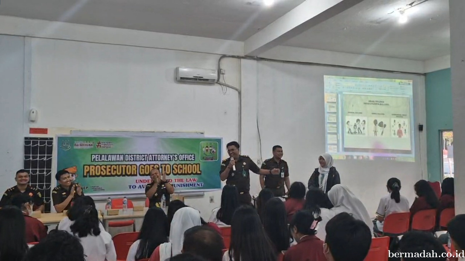 Program Jaksa Masuk Sekolah Berbahasa Inggris Perdana di SMA Internasional Mutiara Harapan