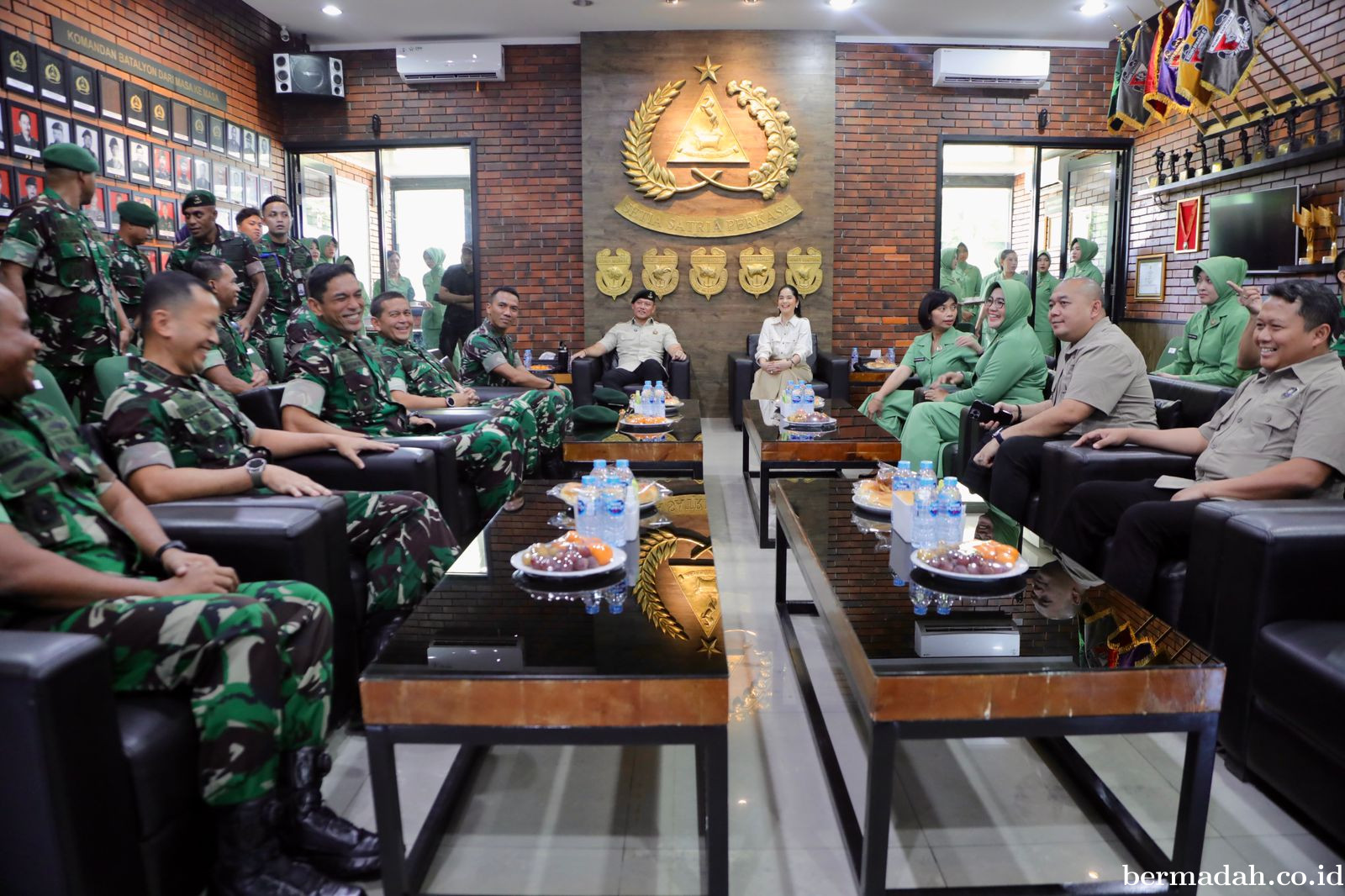 Kunjungi Yonif 203/AK, Menko AHY Soroti Pentingnya Infrastruktur dan Peningkatan SDM