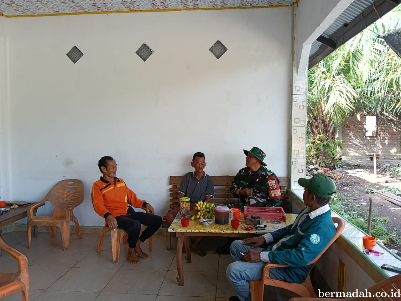 Sabtu 8 Februari, Babinsa Koramil 02/Sungai Apit Patroli dan Sosialisasi Pilkada Damai