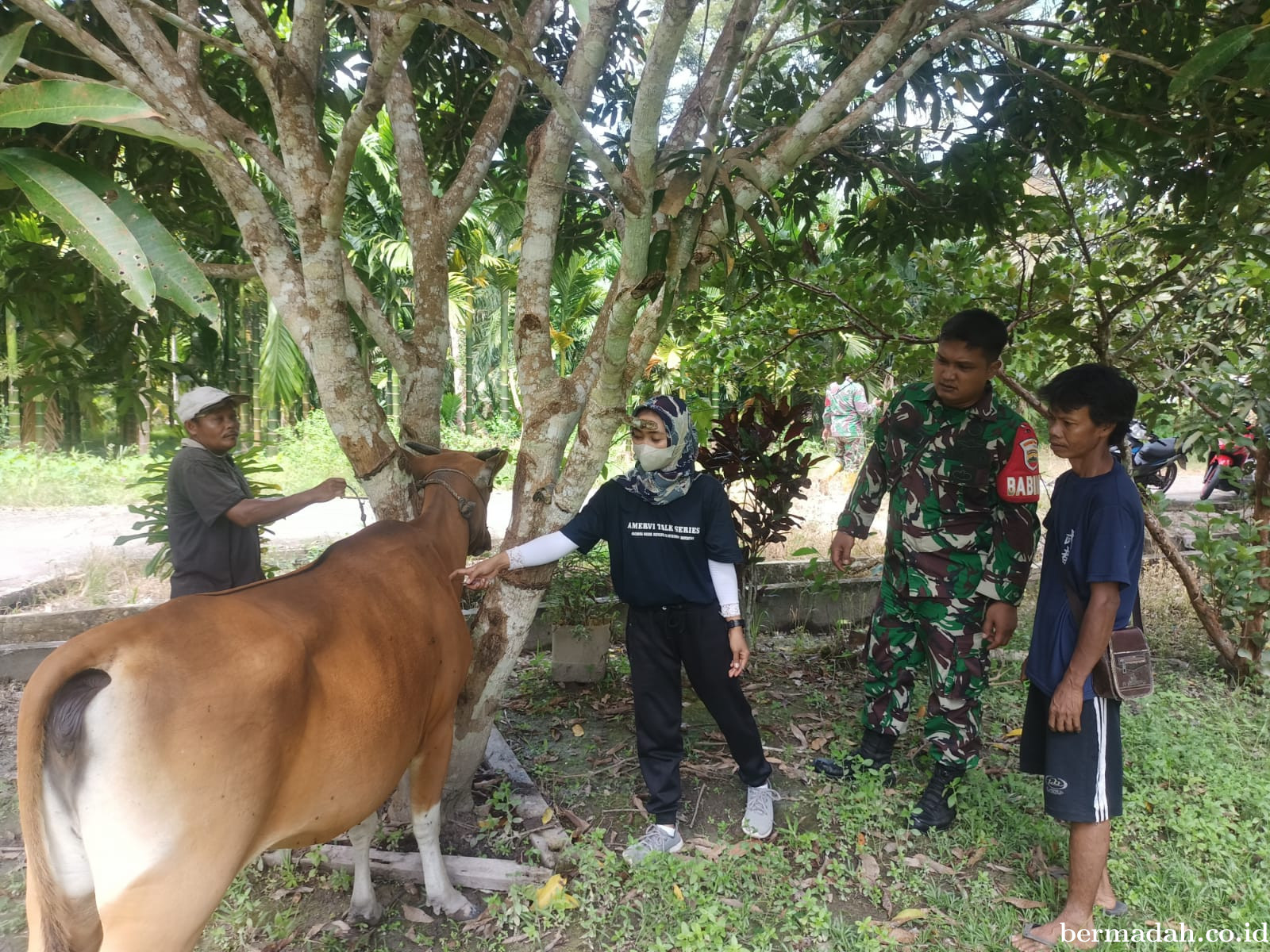 Kamis 27 Maret, Pendampingan Penyemprotan Disinsfektan PMK URC Ternak di Kampung Pusaka