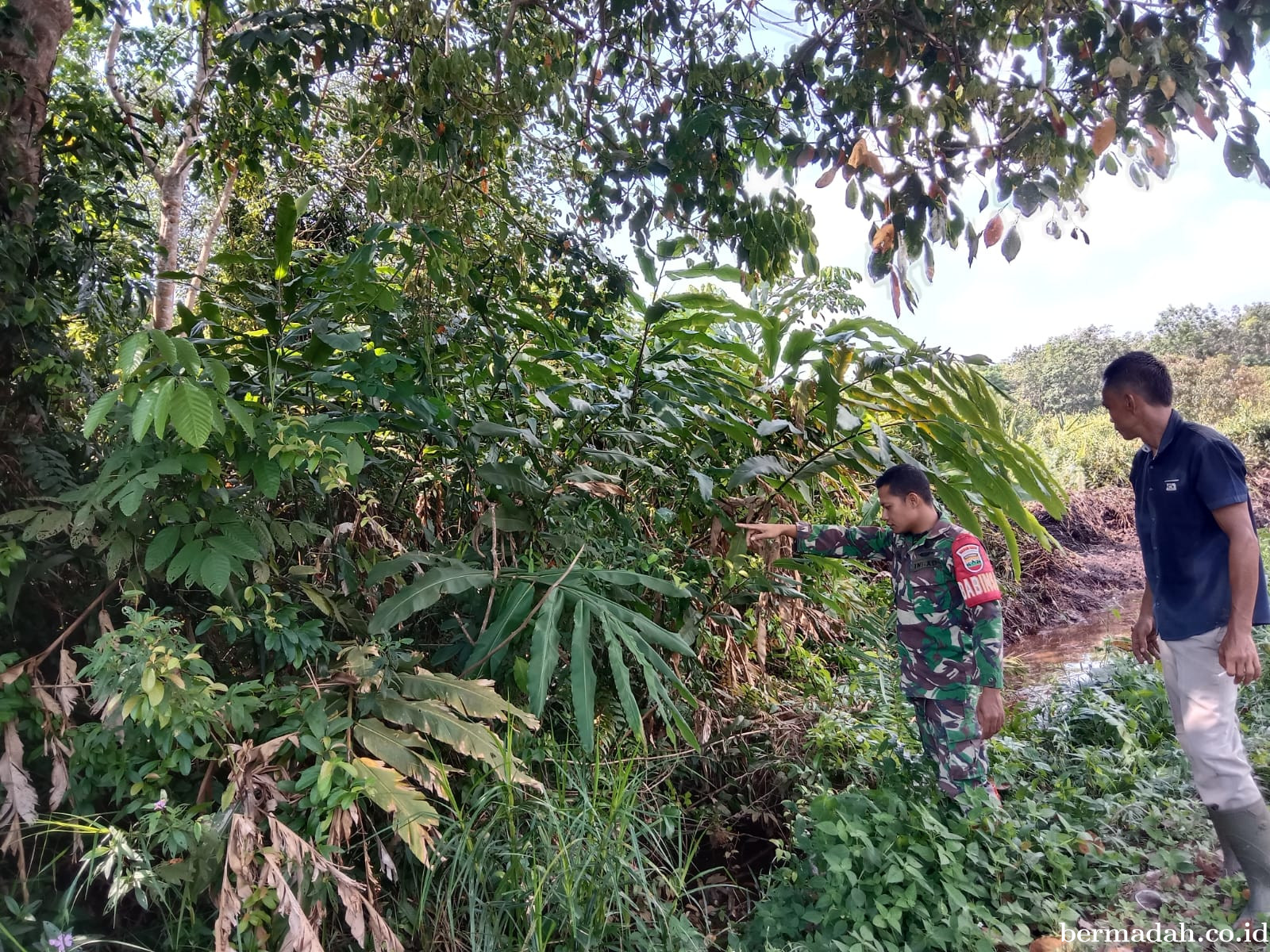 Penanggulangan Karhutla di Wilayah Koramil 02/Sungai Apit, Jumat 4 April