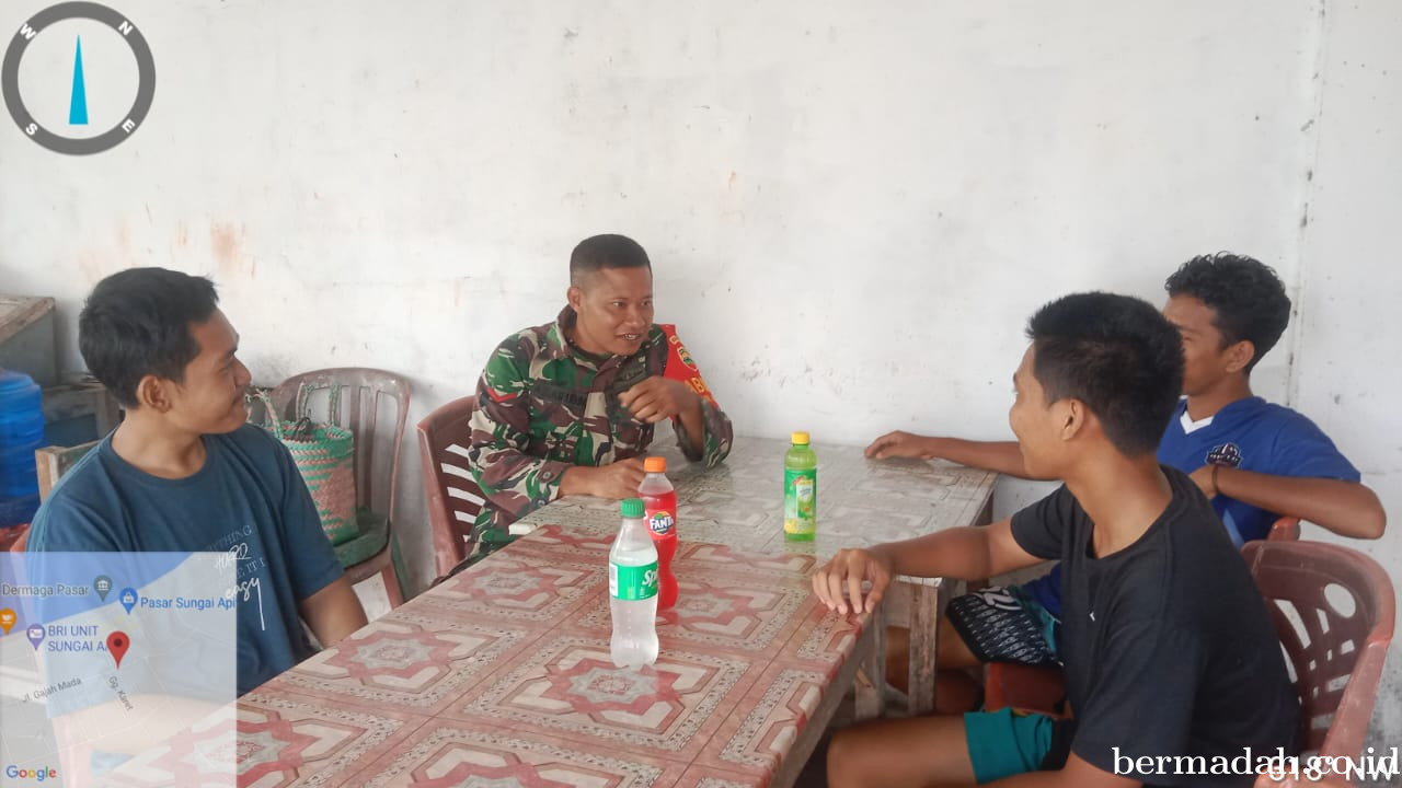 Selasan13 Mei, Babinsa Koramil 02/Sungai Apit Patroli dan Sosialisasi Pilkada Damai