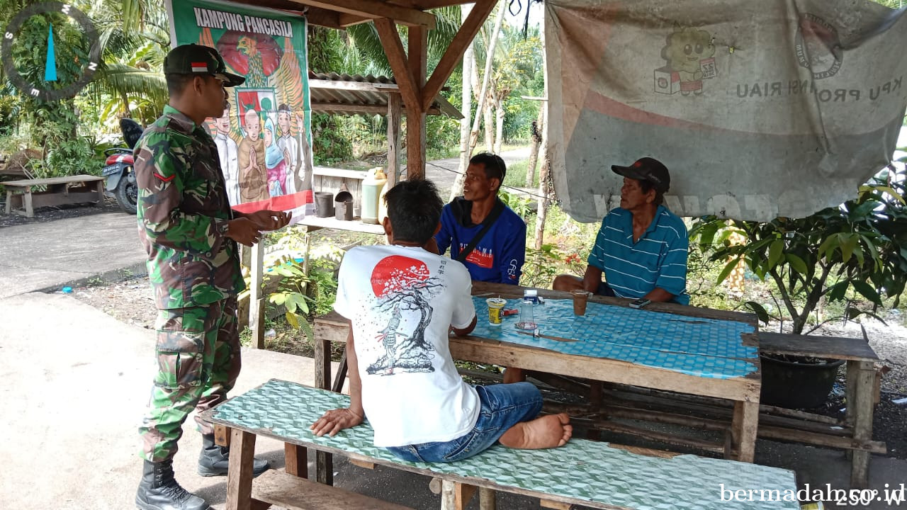 Rabu 14 Mei, Babinsa Koramil 02/SA Kodim 0322/Siak Komsos dan Sosialisasi Nilai-Nilai Pancasila