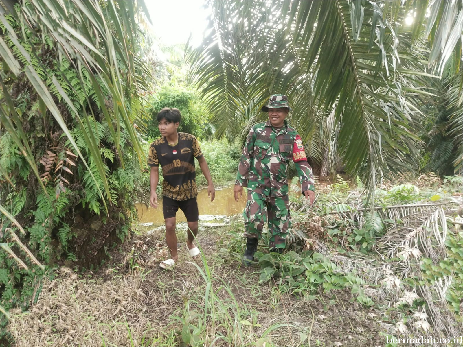 Penanggulangan Karhutla di Wilayah Koramil 02/Sungai Apit Kamis 15 Mei