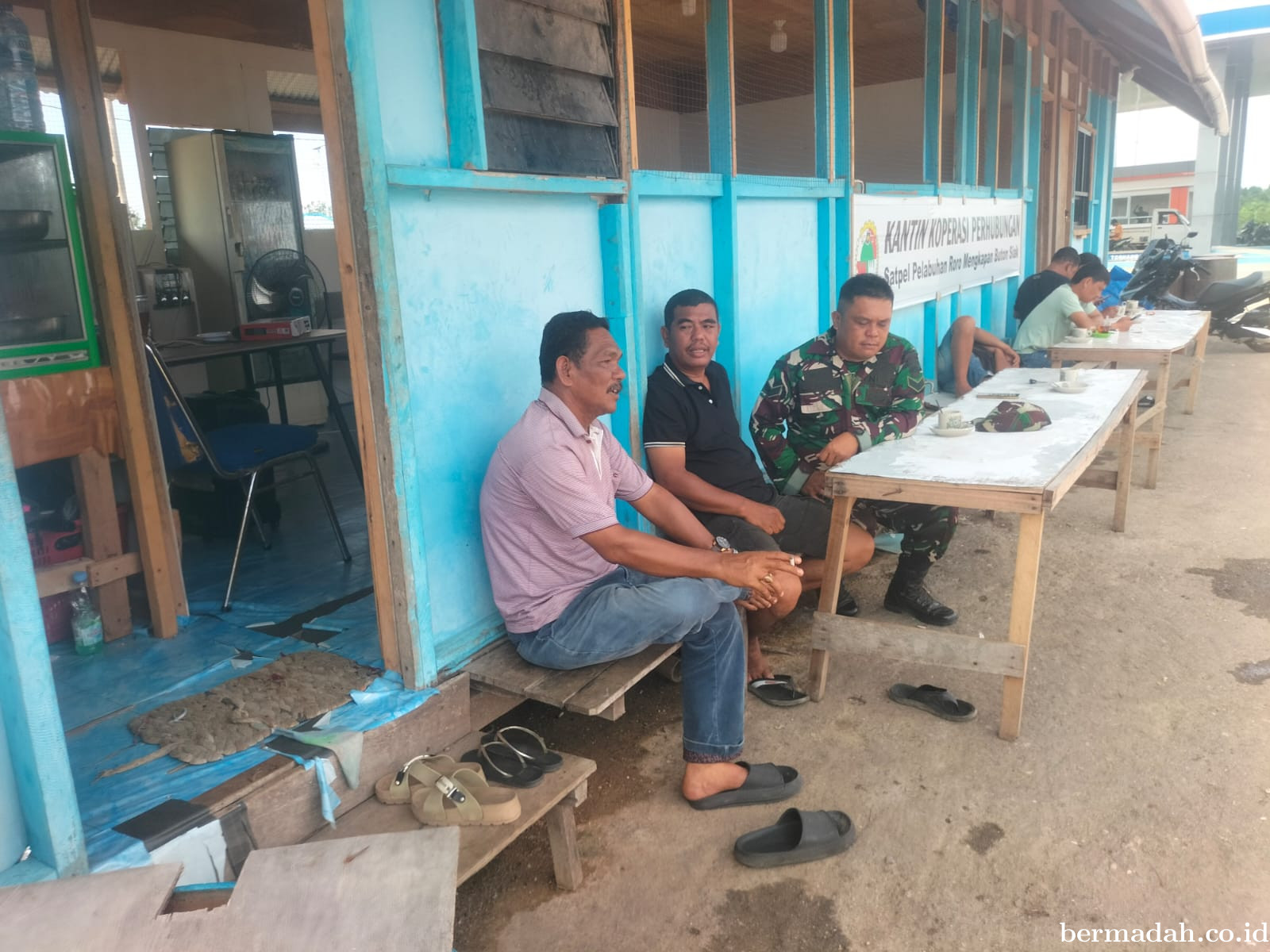 Rabu 3 September, Babinsa Koramil 02/Sungai Apit Komsos kepada Masyarakat Kampung Mengkapan