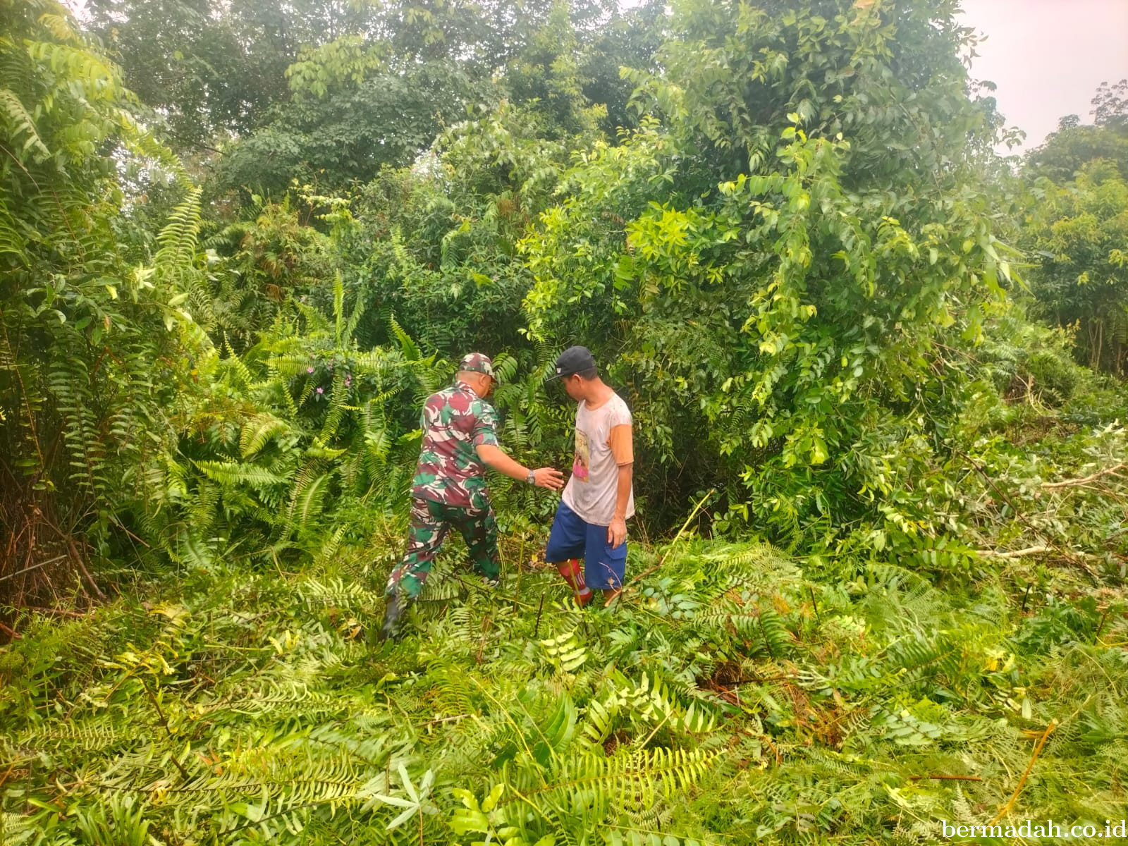 Penanggulangan Karhutla di Wilayah Koramil 02/Sungai Apit Kamis 18 September