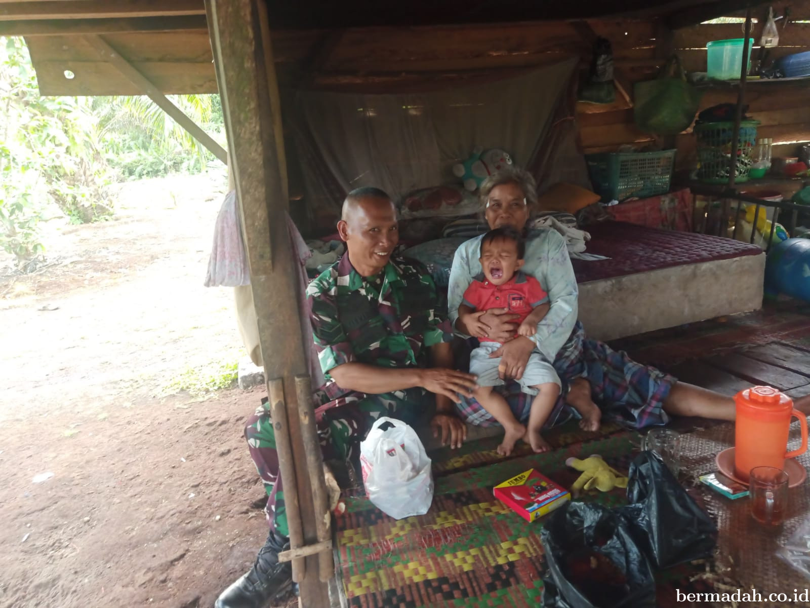 Kamis 25 September, Babinsa Koramil 02/SA Follow Up/Mengunjungi Anak Asuh Stunting