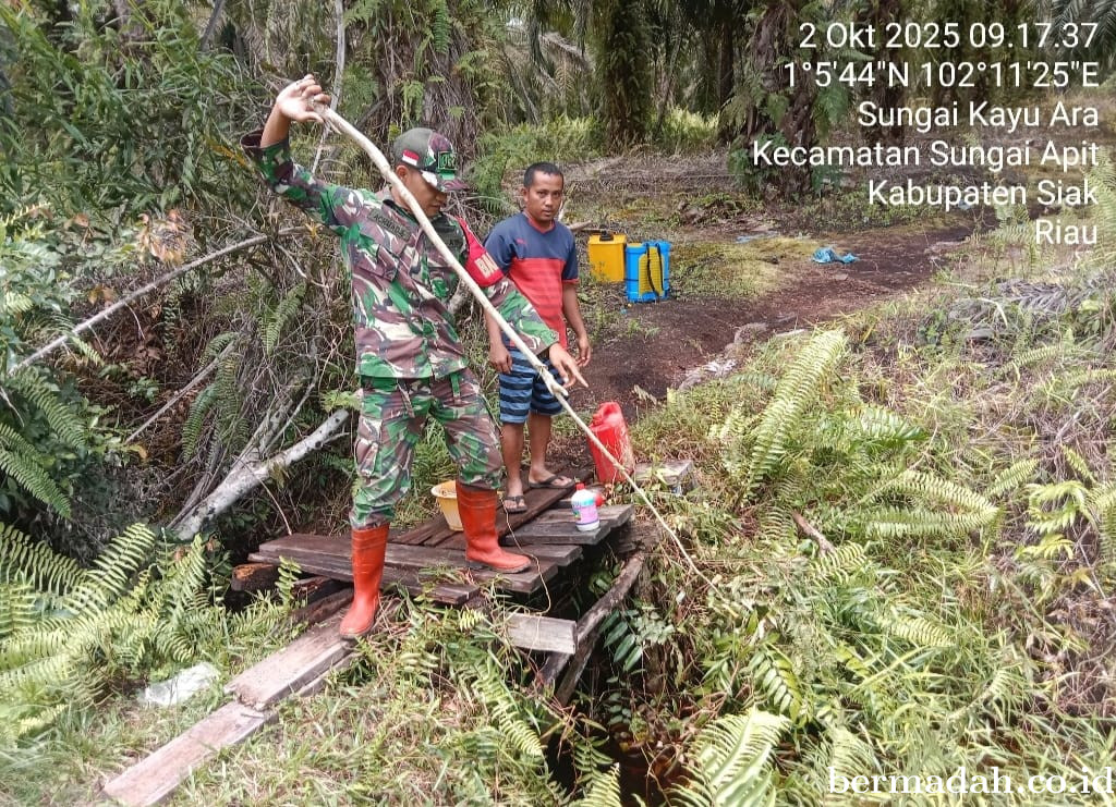 Penanggulangan Karhutla di Wilayah Koramil 02/Sungai Apit, Kamis 2 Oktober