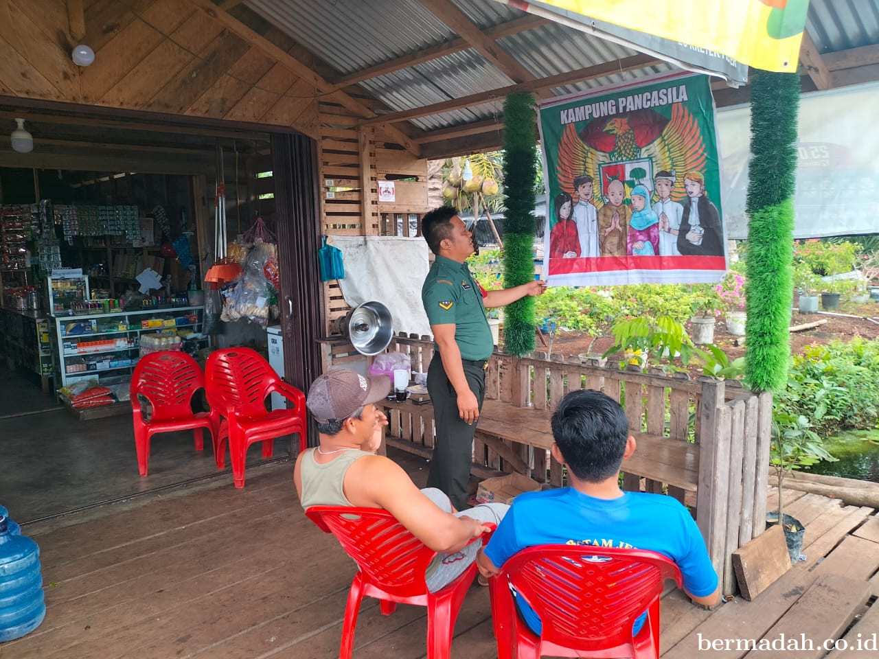 Senin  24  November, Babinsa Koramil 02/SA Komsos dan Sosialisasi Tentang Nilai-Nilai Pancasila