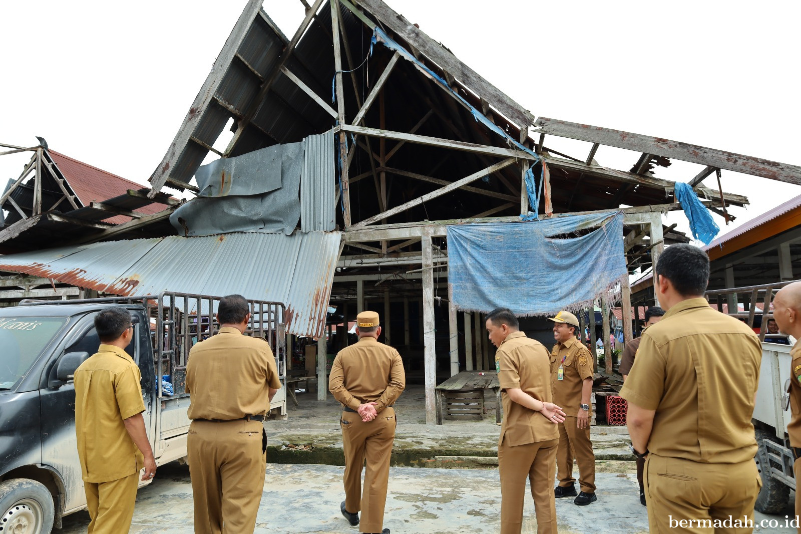Tinjau Pasar Sialang Sakti, Sekda Siak Terima Keluhan Kesah Pedagang