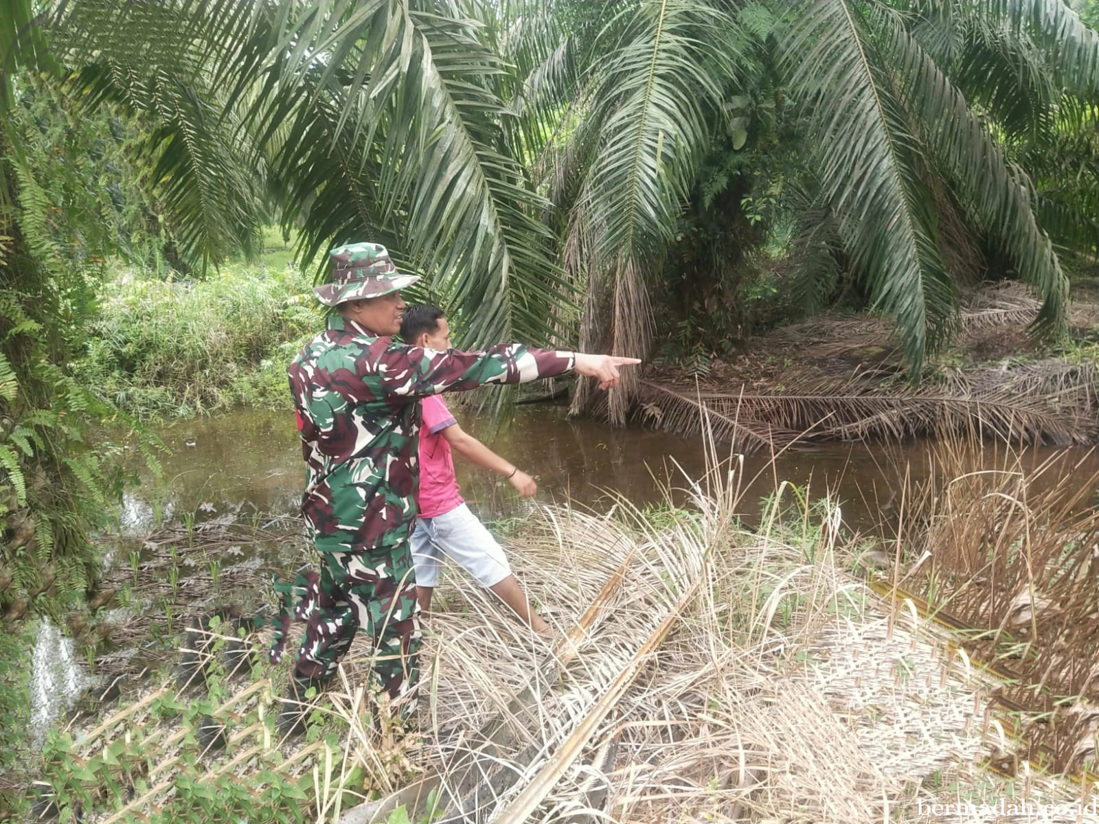 Penanggulangan Karhutla di Wilayah Koramil 02/Sungai Apit Kamis 25 Desember