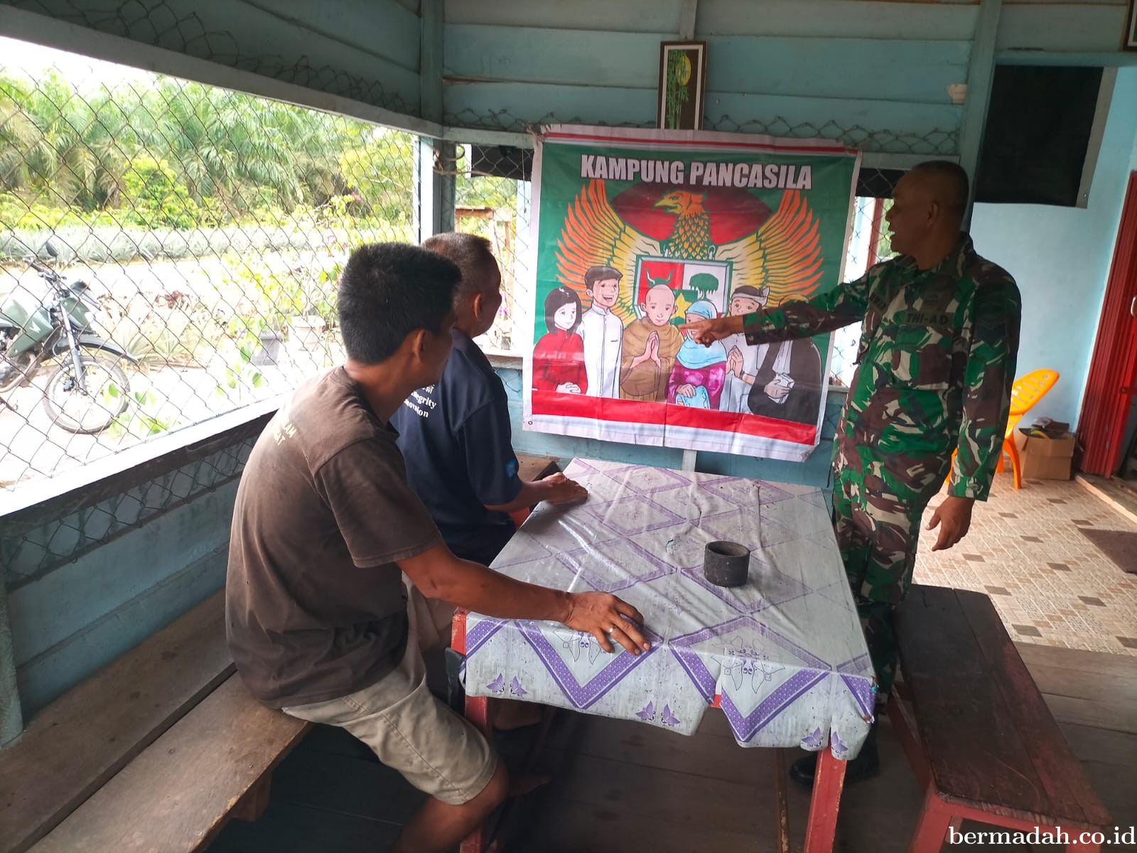 Jumat 26 Desember, Babinsa Koramil 02/SA Komsos dan Sosialisasi tentang Nilai-Nilai Pancasila