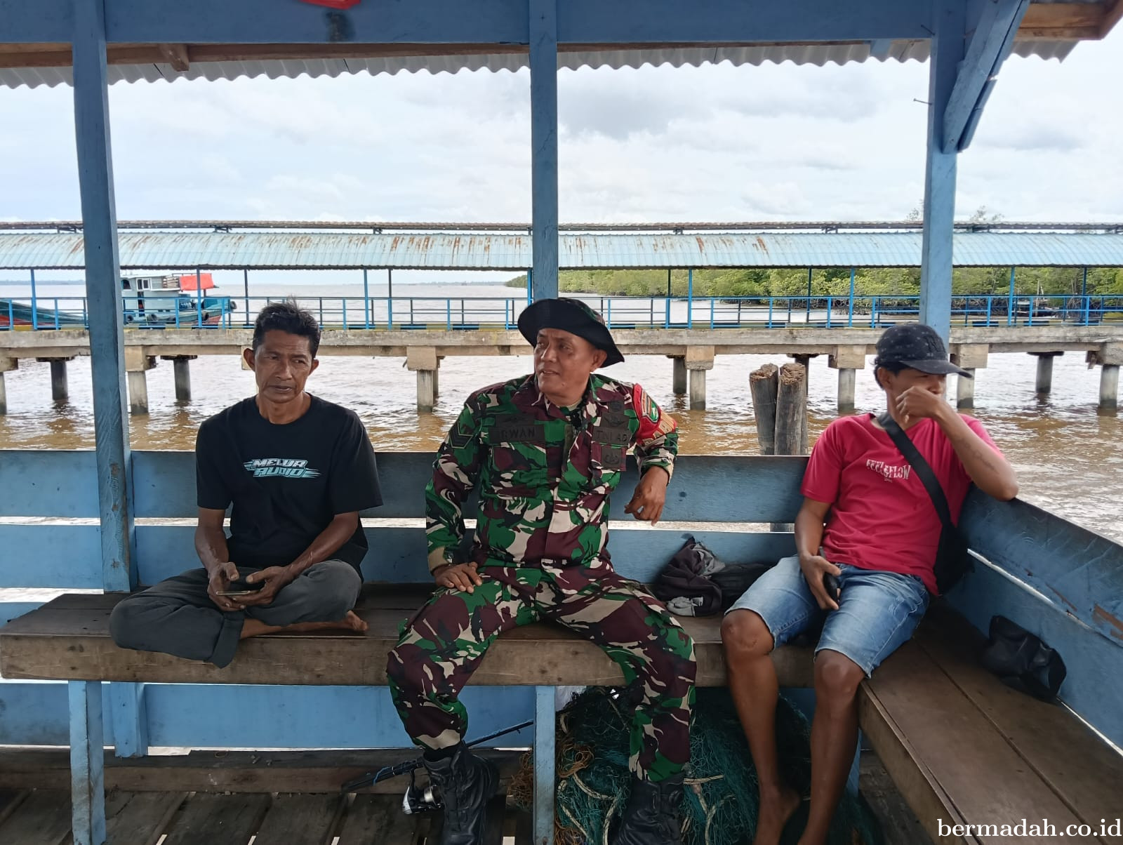 Senin 29 Desember, Babinsa Koramil 02/Sungai Apit Komsos di Kampung Penyengat