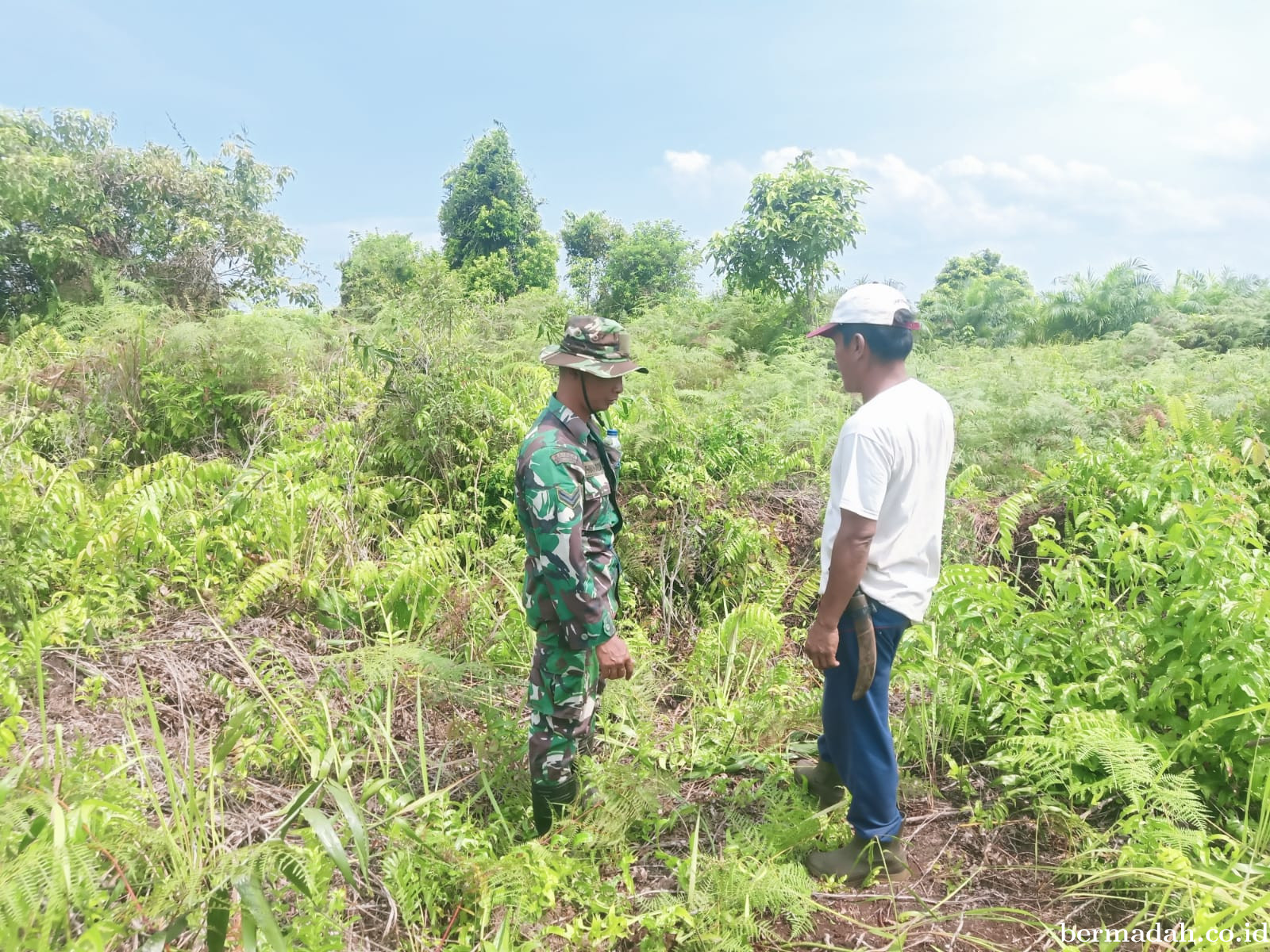 Penanggulangan Karhutla di Wilayah Koramil 02/Sungai Apit, Jumat 2 Januari