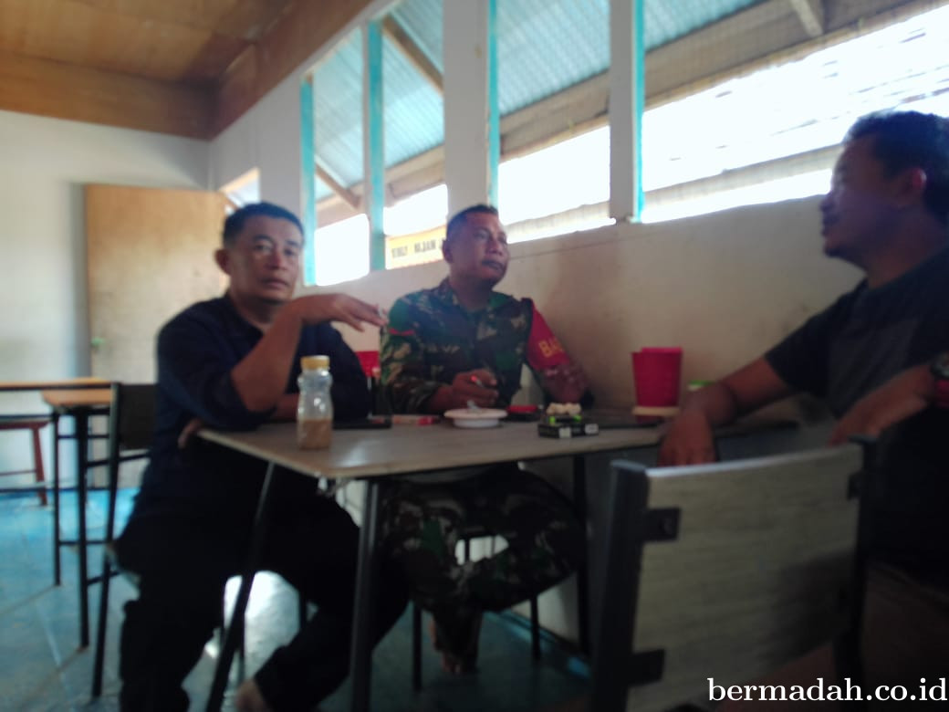 Minggu 4 Januari, Babinsa Koramil 02/Sungai Apit Komsos di Kampung Mengkapan