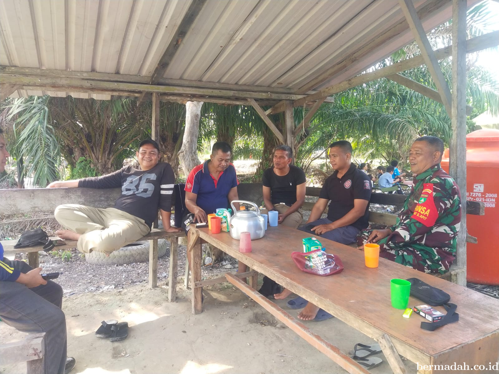 Rabu 14 Januari, Babinsa Koramil 02/Sungai Apit Komsos di Kampung Tanjung Kuras