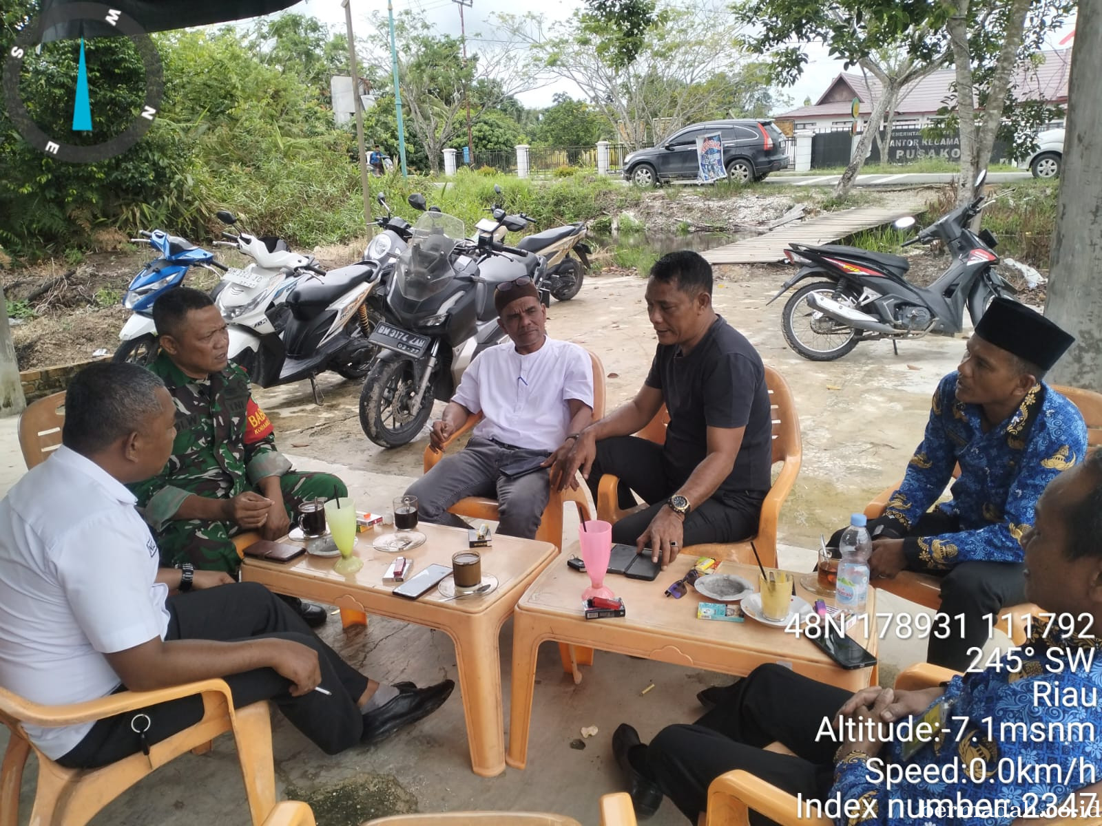 Sabtu 24 Januari, Babinsa Koramil 02/Sungai Apit Komsos di Kampung T Batil