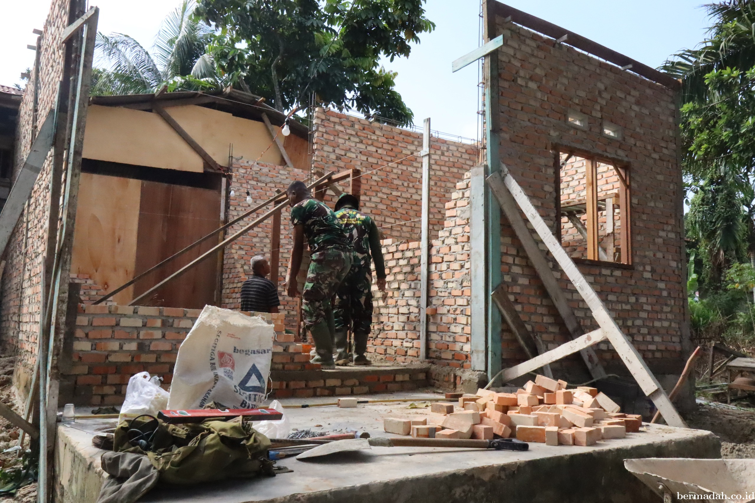 Rumah Baru, Harapan Baru: TMMD ke-127 Bantu Warga Kurang Mampu