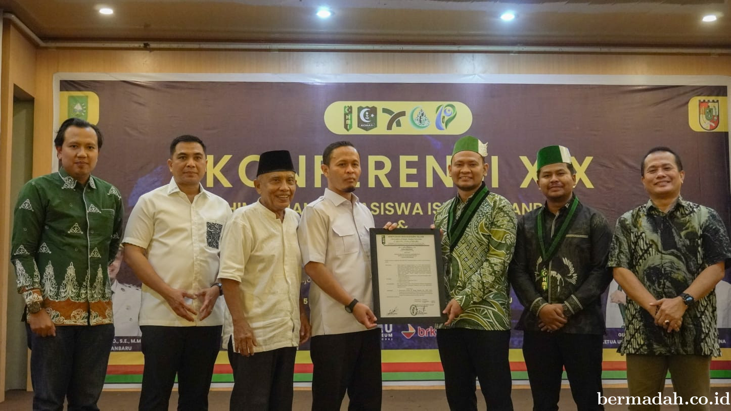 HMI Pekanbaru Kukuhkan Agung Nugroho Sebagai Anggota Kehormatan