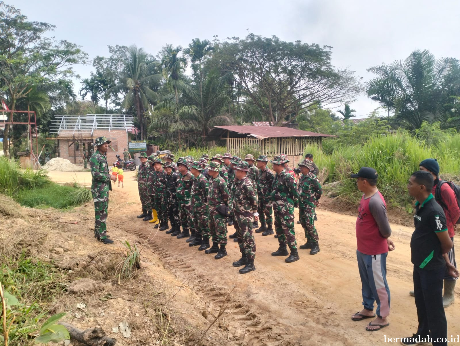 Satgas TMMD ke-127 Kodim 0301/Pekanbaru Gelar Apel Pagi di Tenayan Raya
