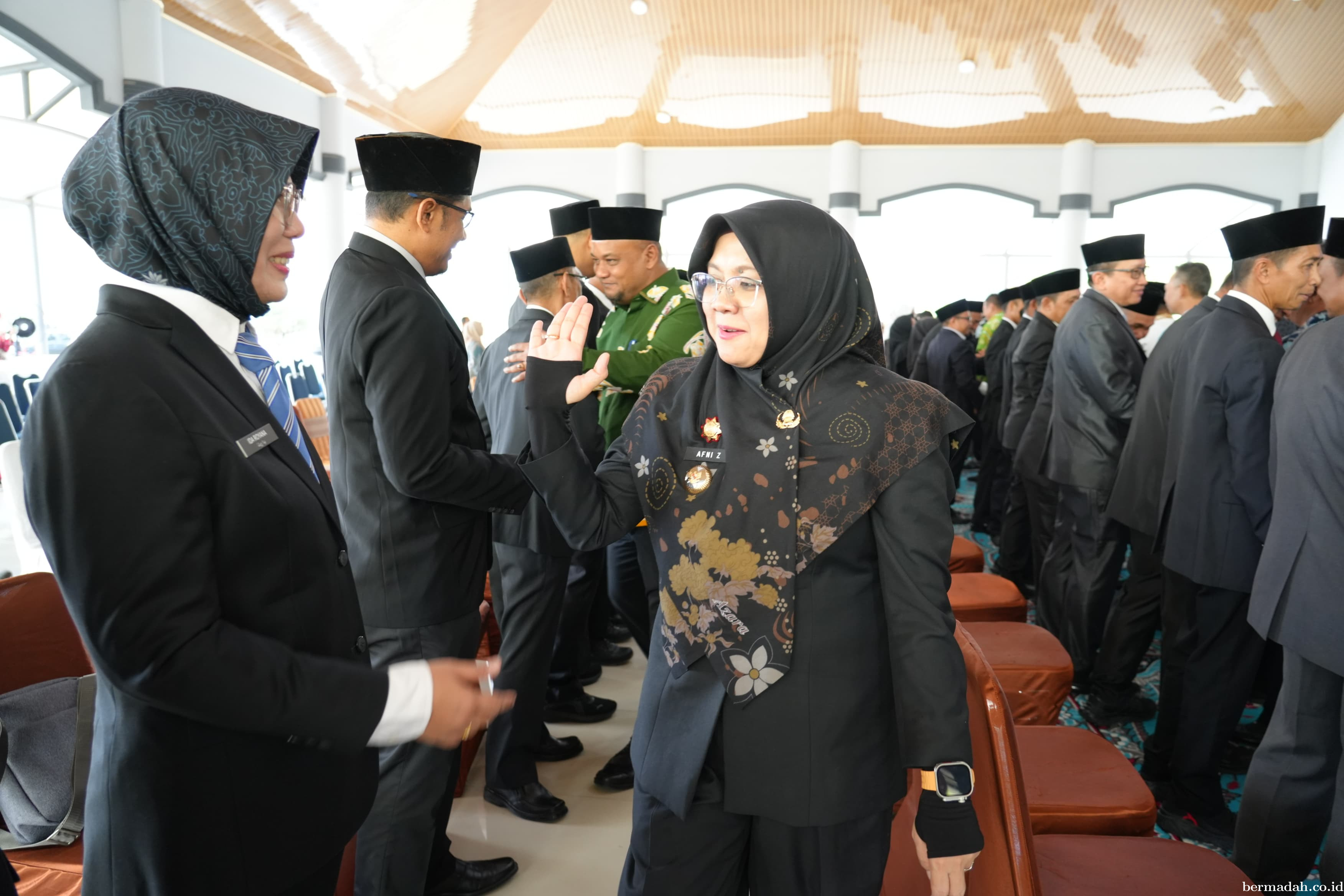 Bupati Afni Lantik 60 Pejabat Administrator dan Pengawas, Tekankan ASN Melayani Masyarakat