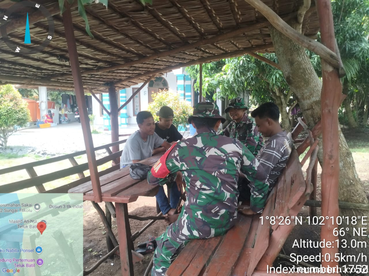Minggu 15 Maret, Babinsa Koramil 02/Sungai Apit Komsos di Kampung Teluk Batil